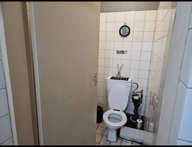 M² BUSINESS FOR SALE IN REGENTS PARK